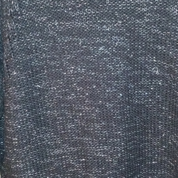 Very nice lady's sweater - Picture 2 of 4